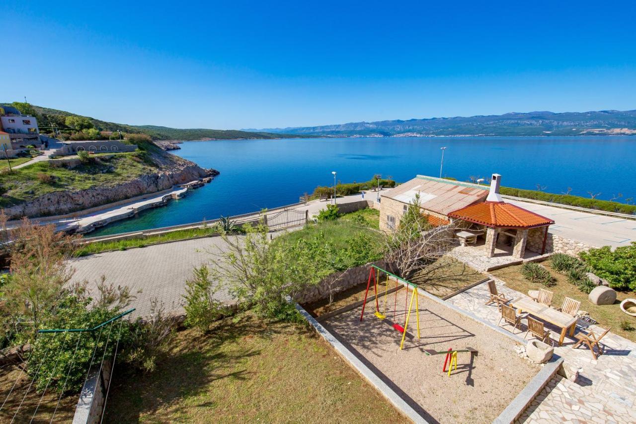 Apartmani Heni Vrbnik Exterior photo